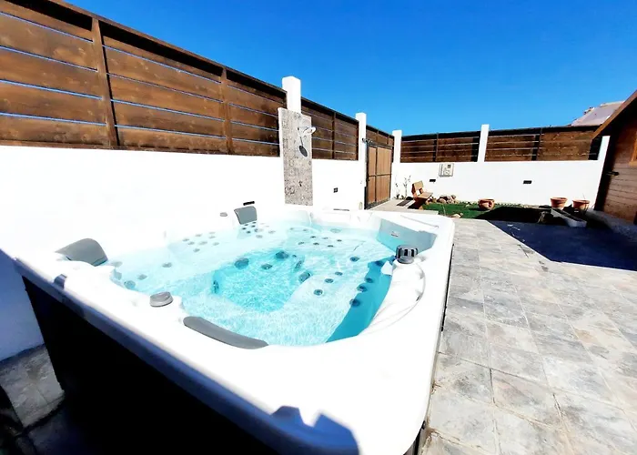 Canary Wild House 2 *