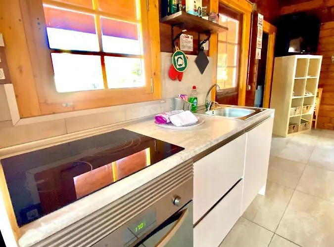 Canary Wild House 2 *